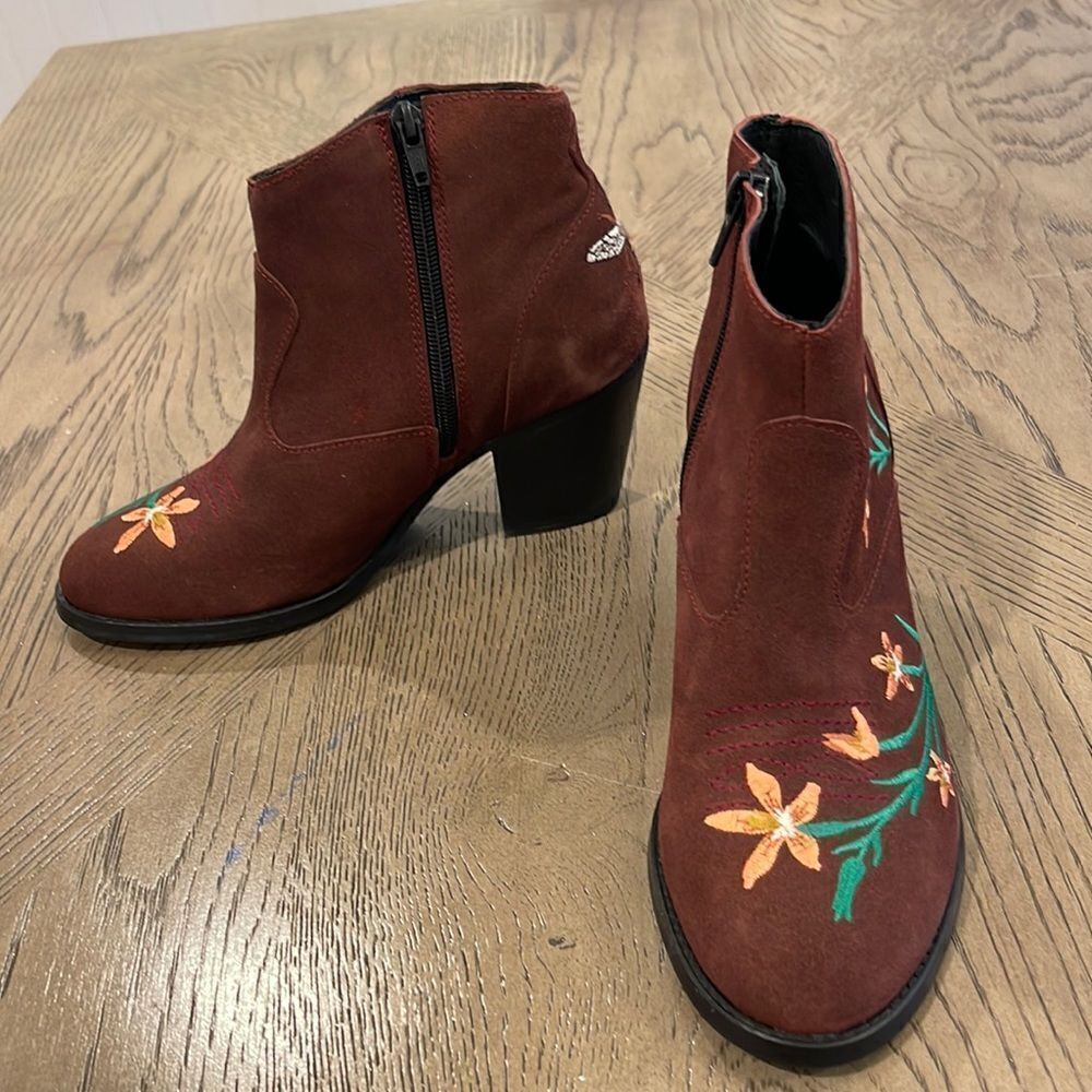 Bibi Lou booties
